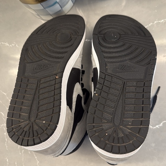 Nike Jordan 1 Retro Shadow 2.0 - Picture 4 of 5